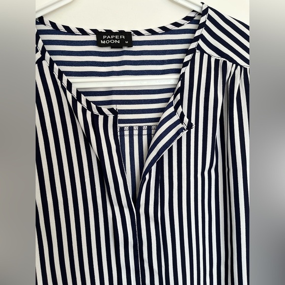 Paper moon Striped navy blue and White Women's Top size medium - Picture 4 of 5